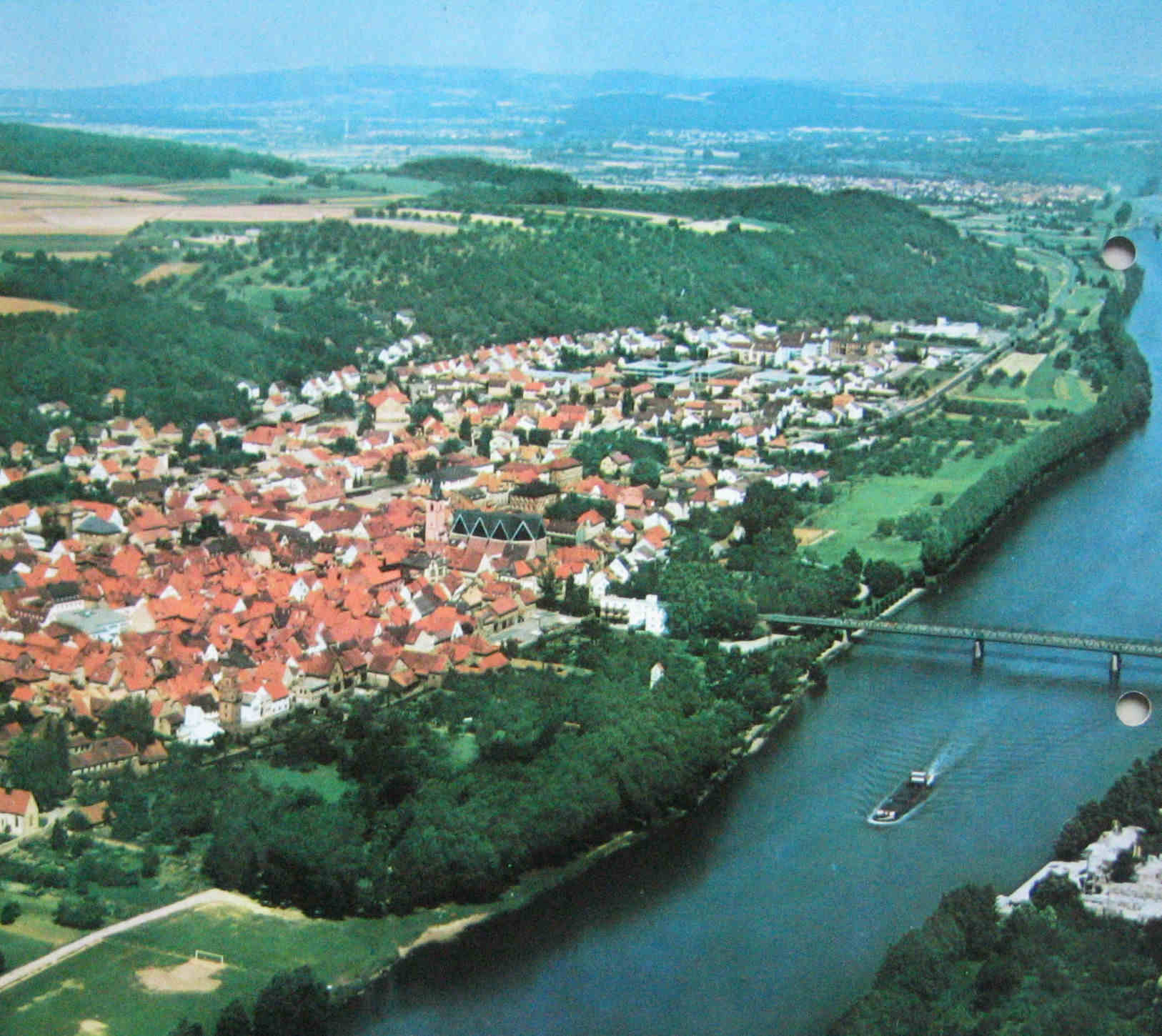 Historische Ansichten Obernburg aus der Luft vor Schnellstrae mit Mainsportplatz