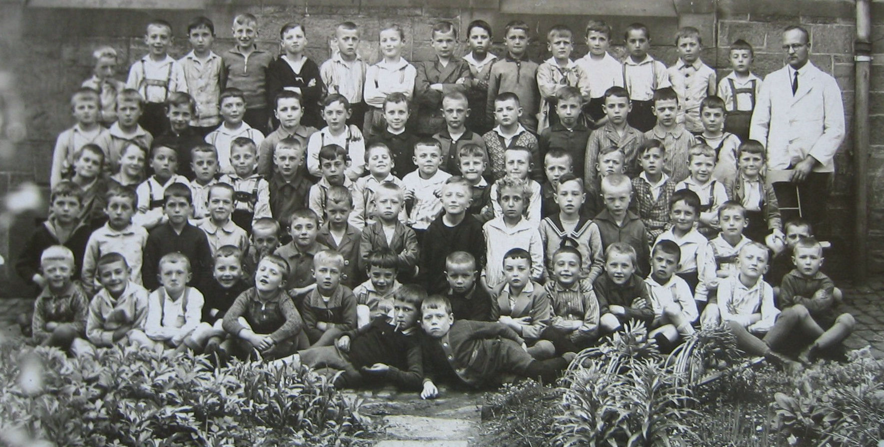 Michelbach 1931 mit Jahrgngen 1921_22, 22_23, 23_24_sw