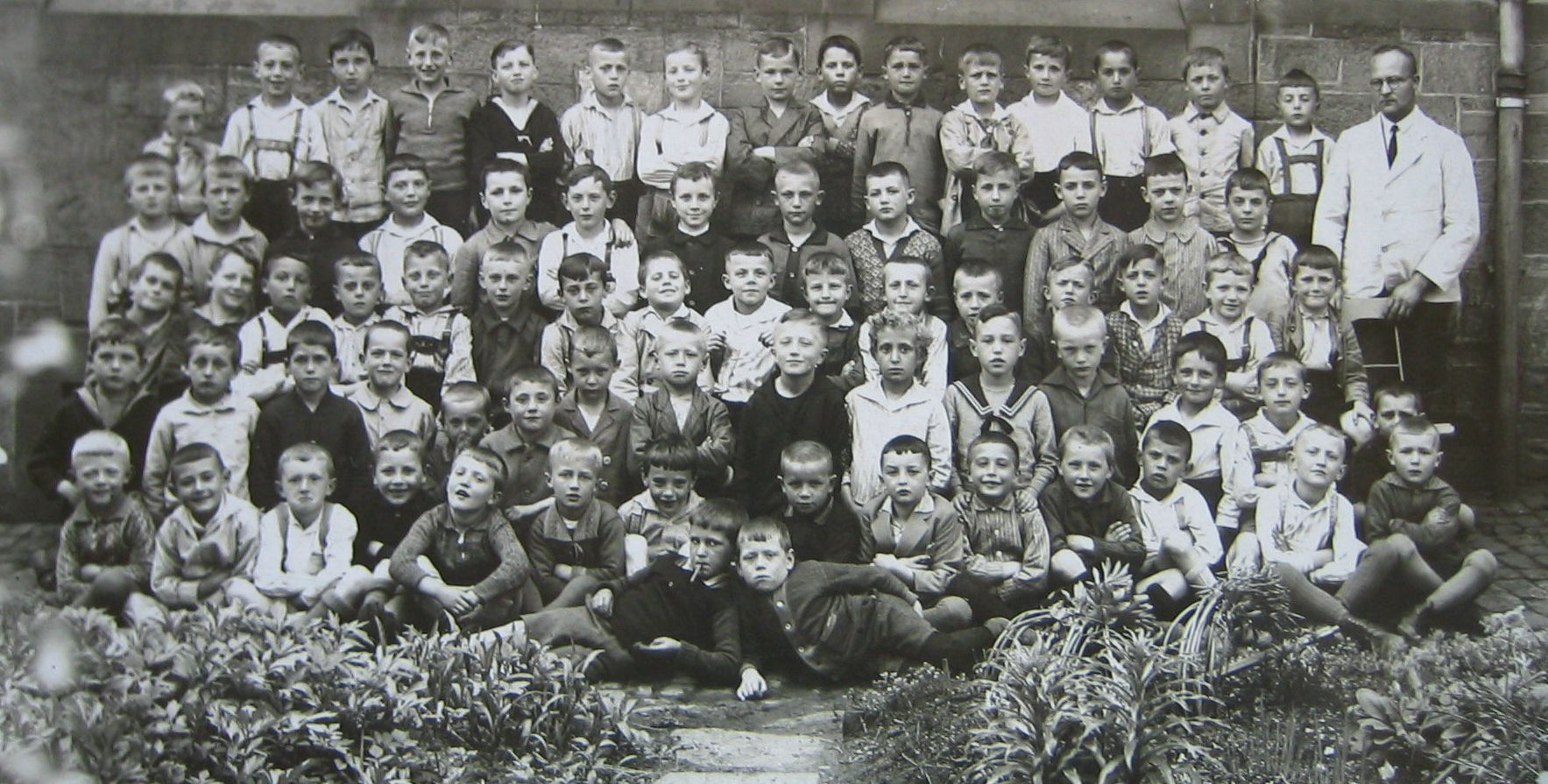 Michelbach 1931 mit Jahrg�ngen 1921_22, 22_23, 23_24_sw