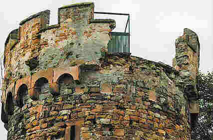 Obg RunderTurm mit abgebrochenem Oberteil nah