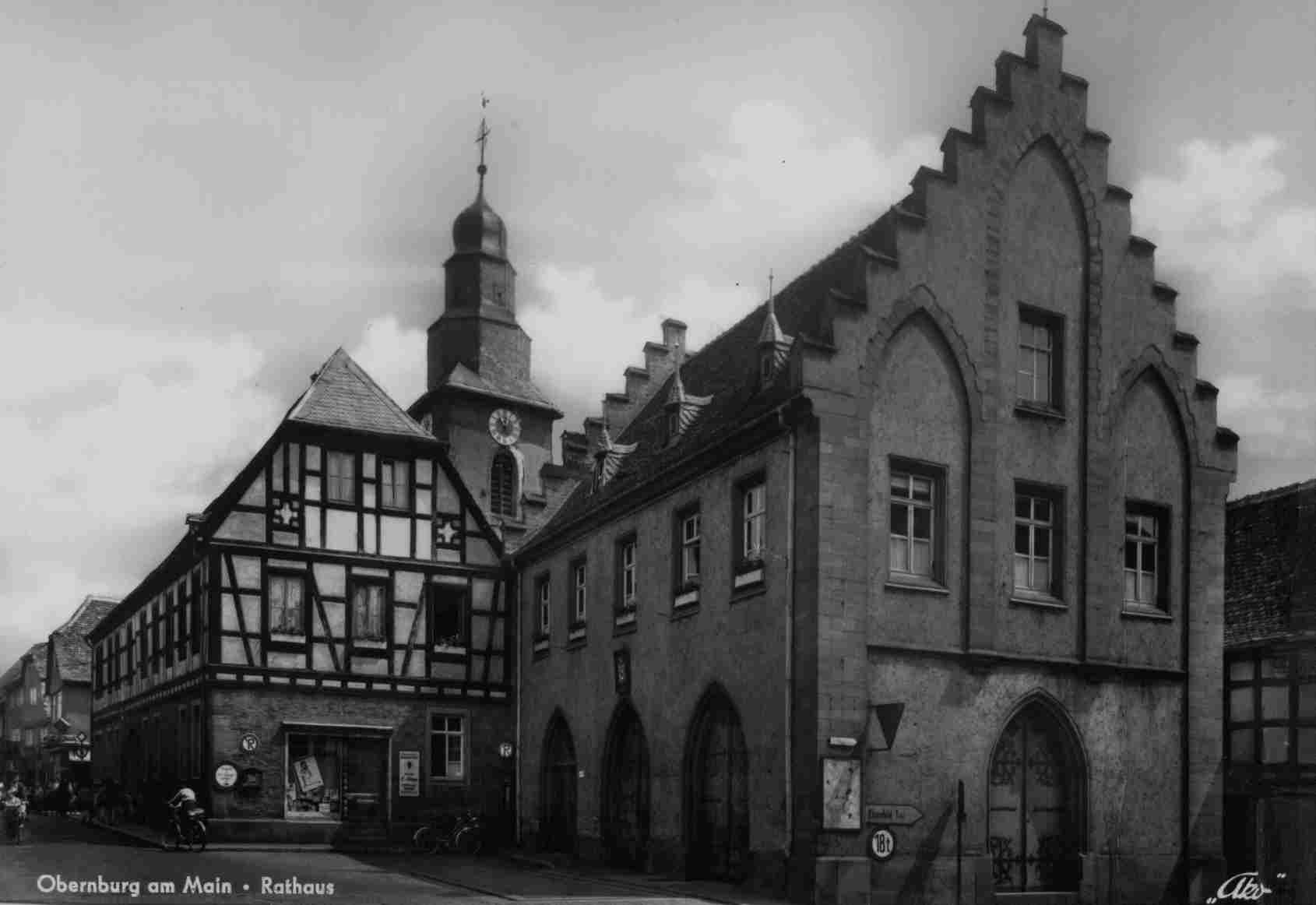 Rathaus Postkarte mit Schuck und Rupp