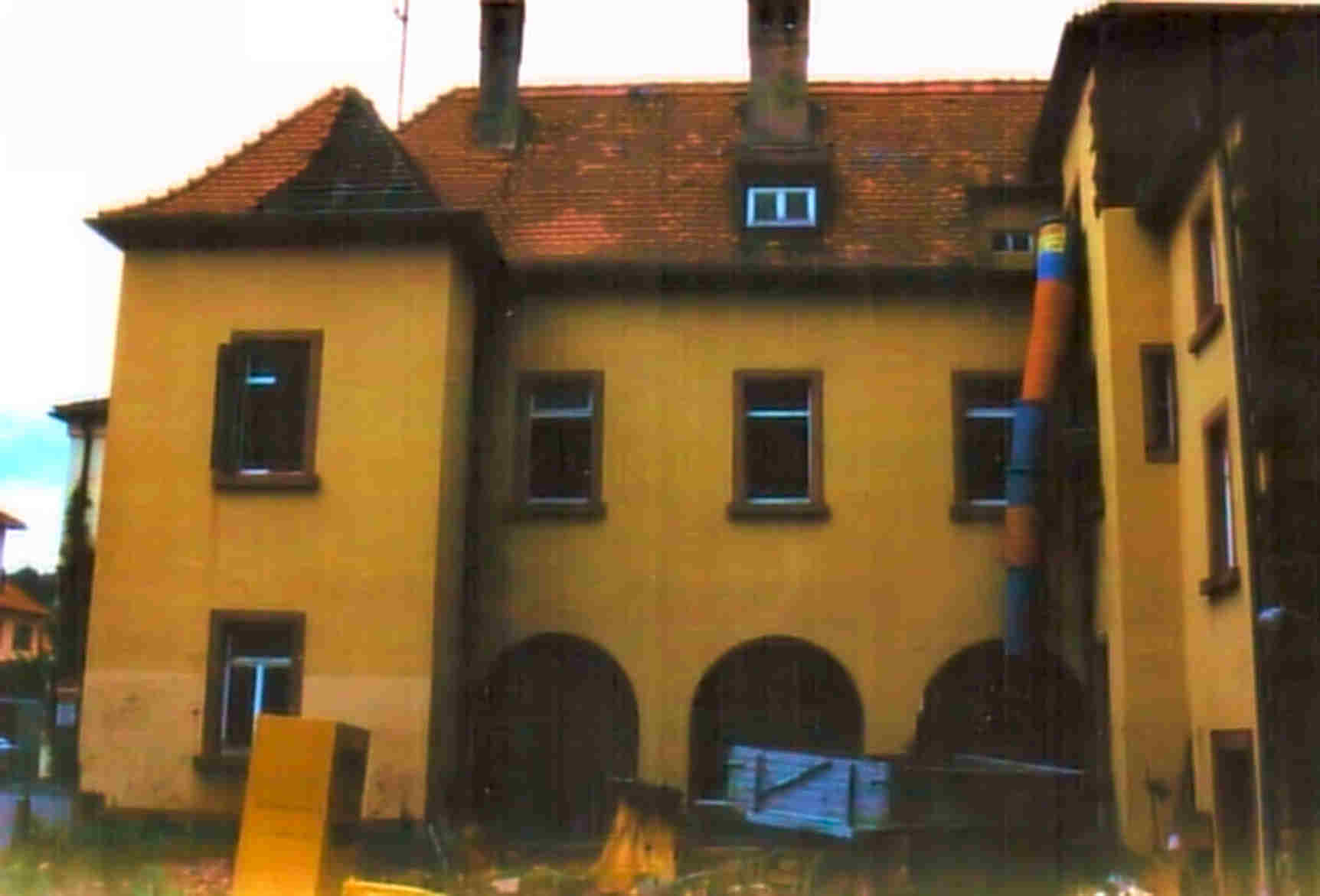 Rohe Hofansicht vor dem Umbau 1999