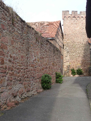 06_1 Stadtmauer Tschenturm