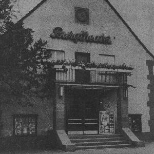 2014-16-1 Burgtheater Front 1963 Ausschnitt