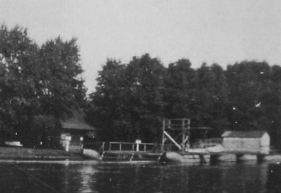 2014-9-2 Main Badeplatz mit Sprungturm 1930 Oberle