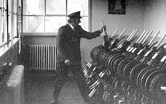 2017_33_04Bahnhof alt Weichenstellen (2)