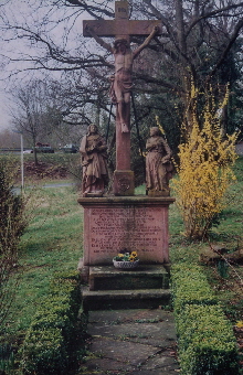 2017_54_03 Steinernes Kreuz von vorne von Karl