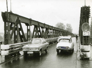 52_2 Verkehr auf Mainbrcke alt